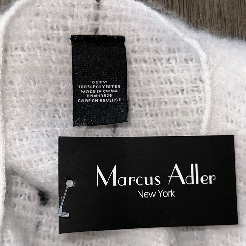 Marcus Adler Ruana Marigold O/S - Picture 7 of 13